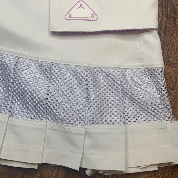 Women’s Air Jordan Pleated Skirt 23 Engineered Size Medium New - Picture 6 of 12